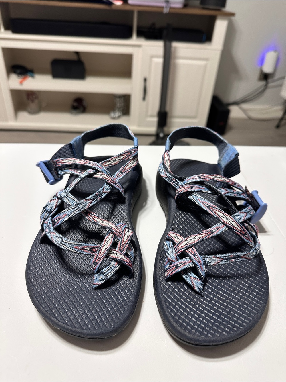 Women’s 2 Dual Adjustable Straps Chaco’s Size 7 Blueish/Red